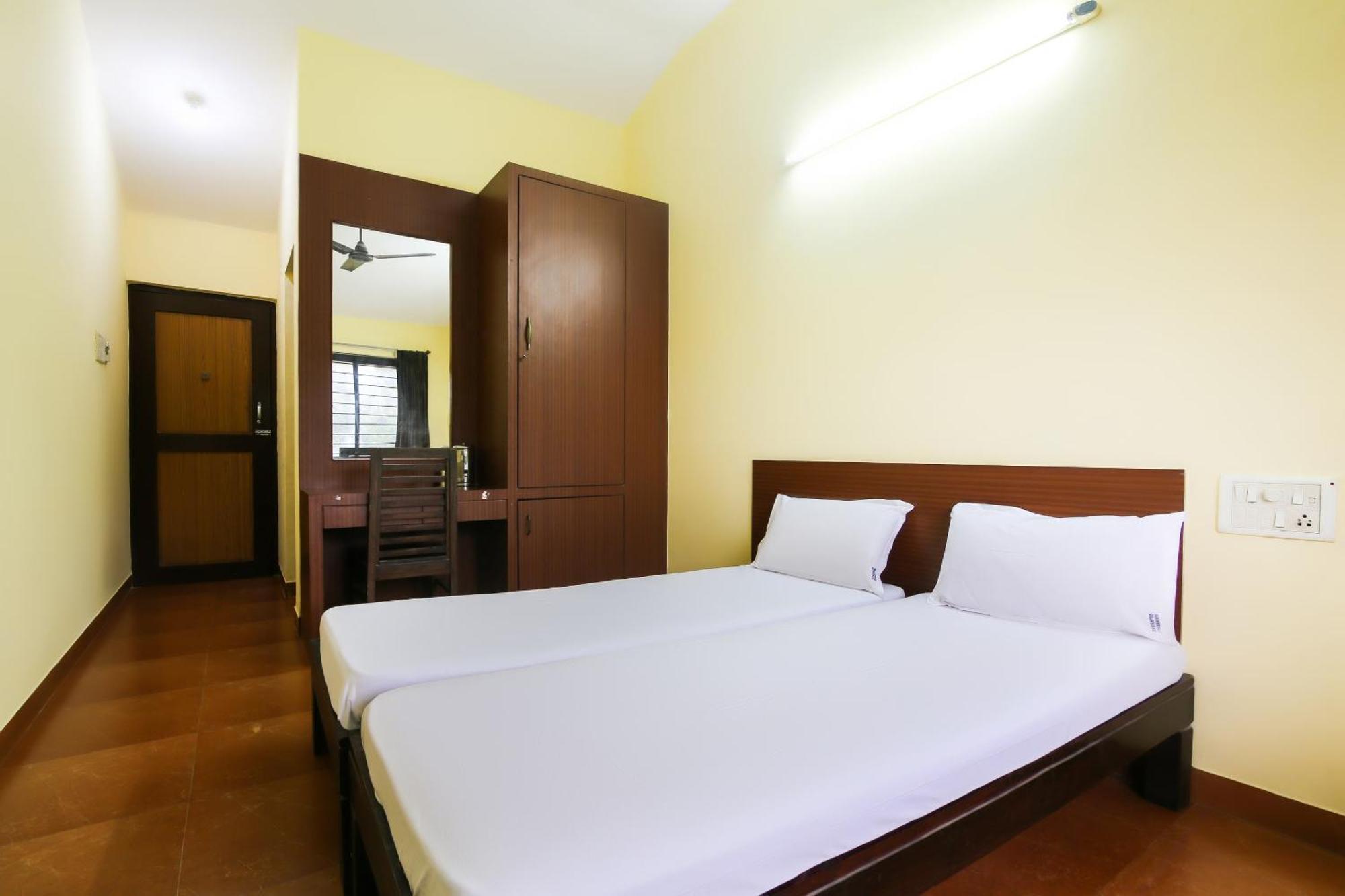 Hotel O Raviraj Classic Cana Ngoại thất bức ảnh