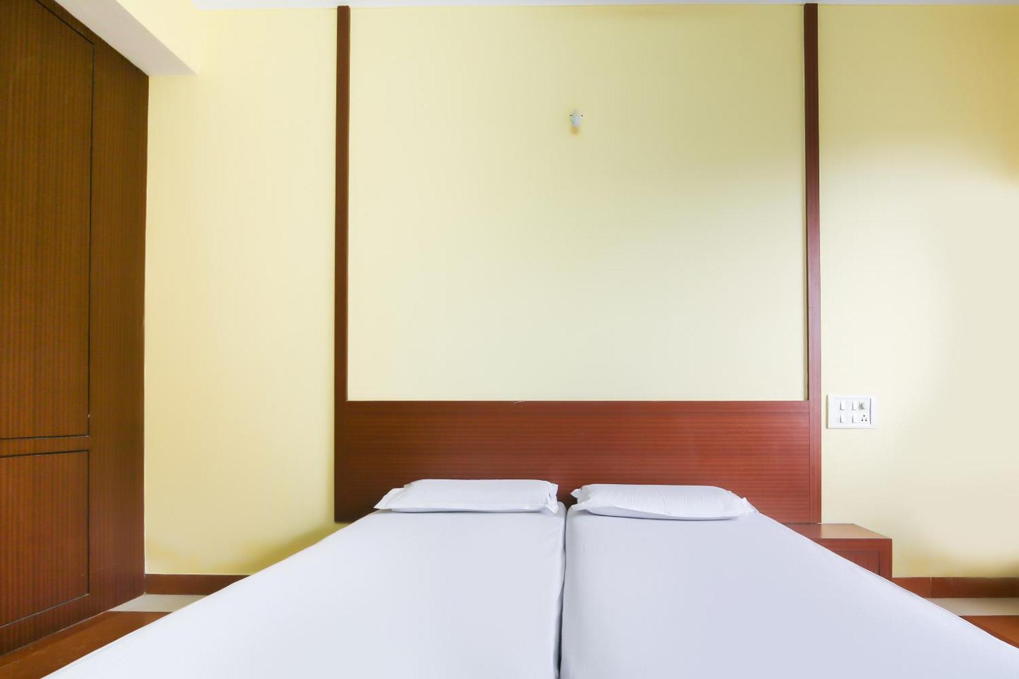 Hotel O Raviraj Classic Cana Ngoại thất bức ảnh