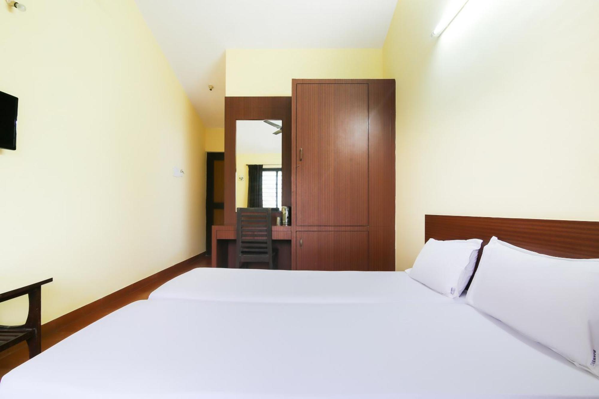 Hotel O Raviraj Classic Cana Ngoại thất bức ảnh